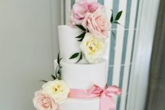 J&M wedding cake florals